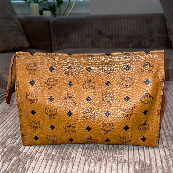MCM Large Tan Visetos Clutch - Picture 2 of 14
